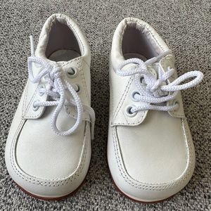 Karela Baby boy’s shoes white, Size 3.